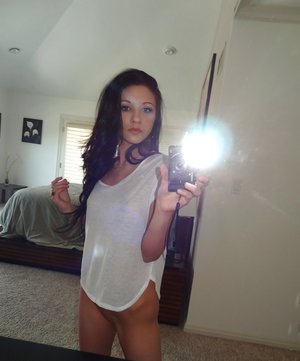 18 year old girl sexys her sisters boyfriend and sends her the selfie as proof